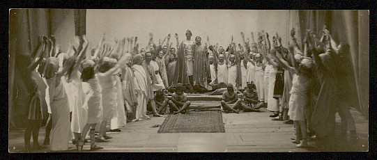 Am Nil, Caesar erscheint mit Cleopatra